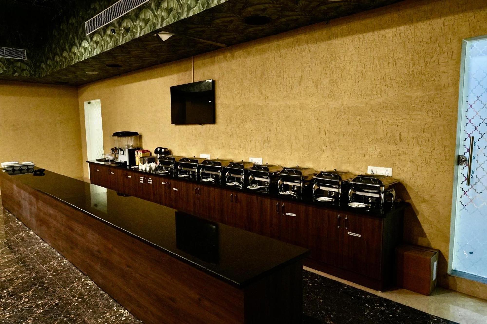 Le Royale Palace Karaikal Exterior photo