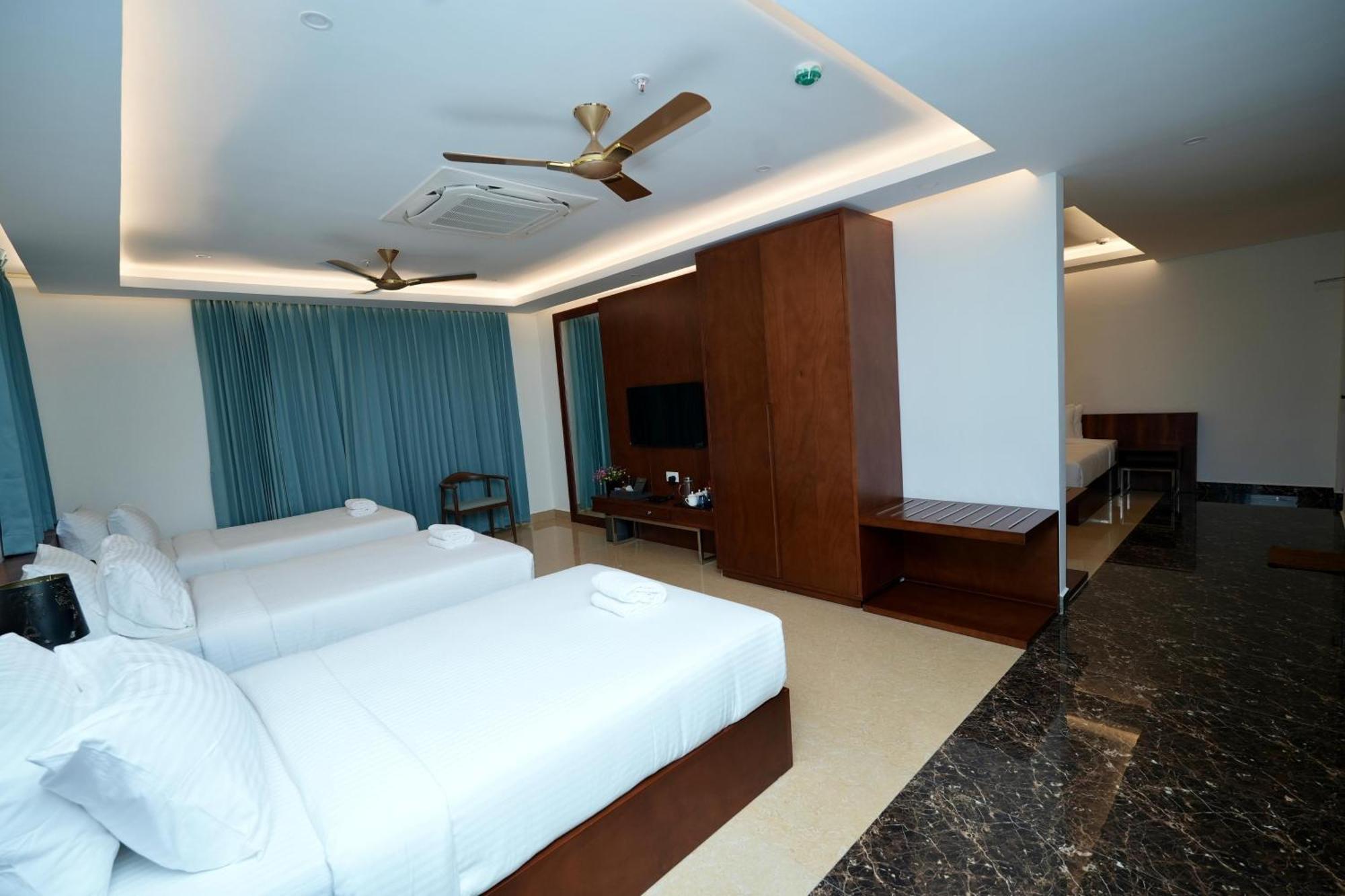 Le Royale Palace Karaikal Exterior photo