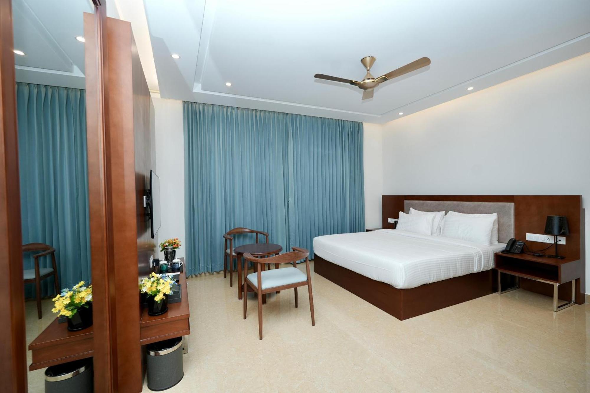 Le Royale Palace Karaikal Exterior photo