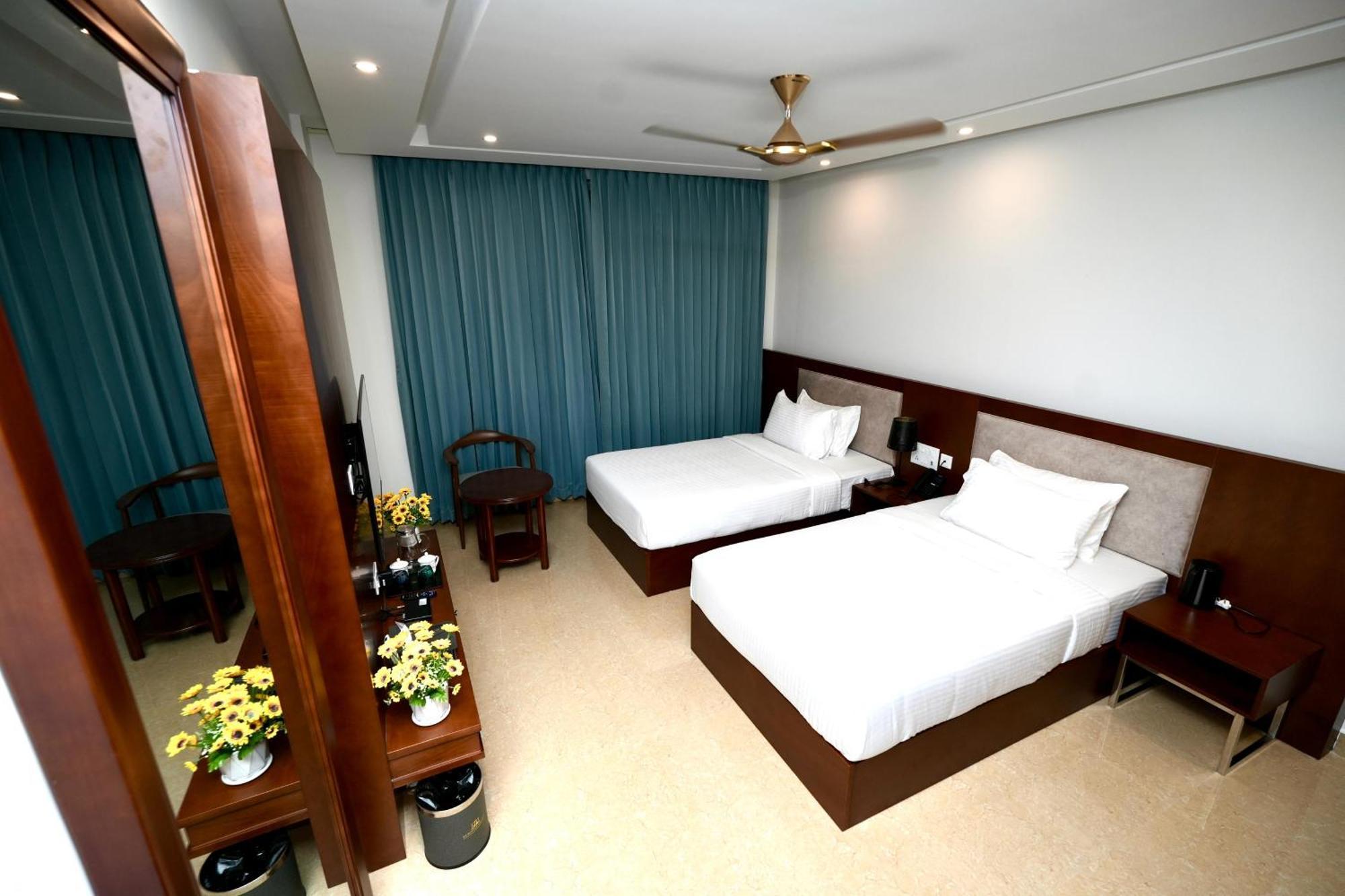 Le Royale Palace Karaikal Exterior photo